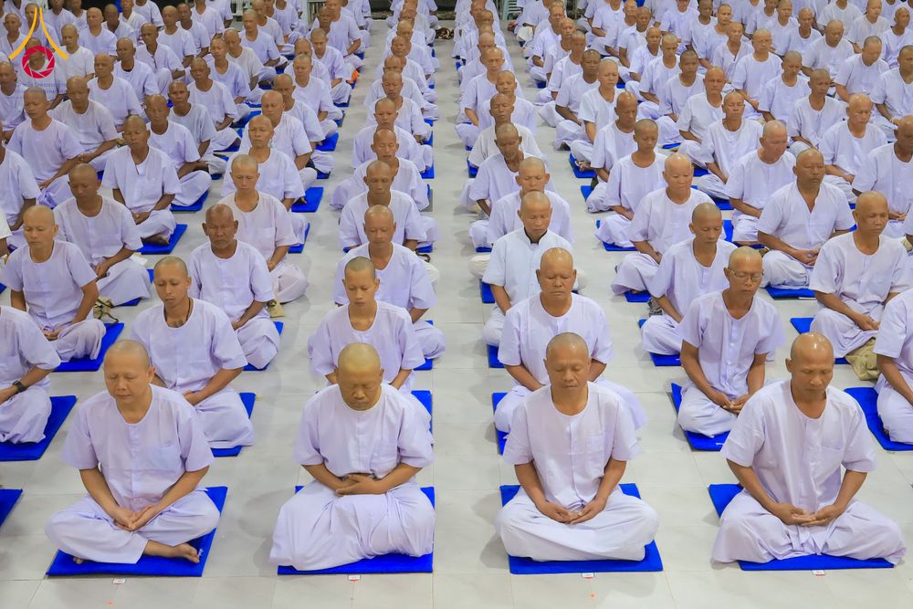 ภาพ No.285618:วันที่ 26-30  พฤศจิกายน พ.ศ. 2568  กิจกรรมสวดมนต์ นั่งสมาธิ ฟังธรรม ของนาคธรรมทายาท ในโครงการบวชบูชาธรรมมหาปูชนียาจารย์  ณ ศูนย์ปฏิบัติธรรมบุรีรัมย์ จ.บุรีรัมย์