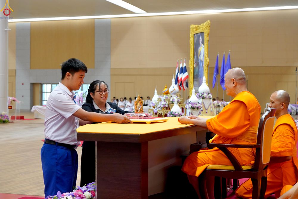 ภาพ No.311867:วันอังคารที่ 3 มีนาคม พ.ศ.2569 พิธีมอบโล่วัชรเกียรติยศ โครงการตอบปัญหาธรรมะทางก้าวหน้า ครั่งที่ 43, พิธีมอบโล่วัชรเกียรติยศ โครงการสอบตอบปัญหาศีลธรรม เพื่อสันติภาพโลก (World-Pec) ครั้งที่ 19 ณ สภาธรรมกายสากล วัดพระธรรมกาย