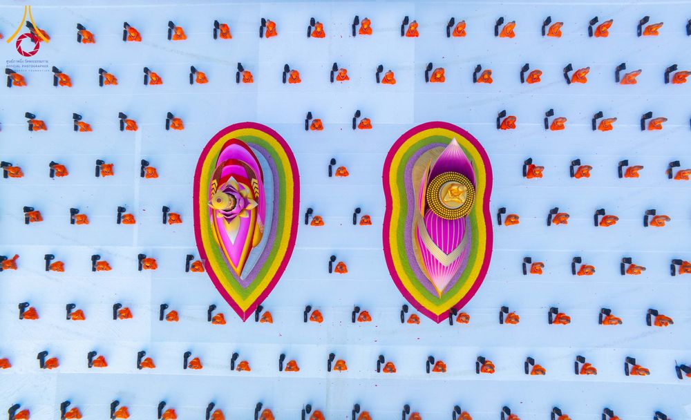 ภาพ No.299781:วันที่ 19 มกราคม พ.ศ.2569 พระธรรมยาตราปฏิบัติธรรมและถ่ายภาพหมู่ประวัติศาสตร์ ณ อนุสรณ์สถานลำดับที่ 5 สถานที่เผยแผ่วิชชาธรรมกายครั้งแรก  อนุสรณ์สถานบางปลาวัดบางปลา อ.บางเลน จ.นครปฐม ในโครงการธรรมยาตรา กตัญญูบูชา มหาปูชนียาจารย์ พระมงคลเทพมุนี(สด จนฺทสโร) 