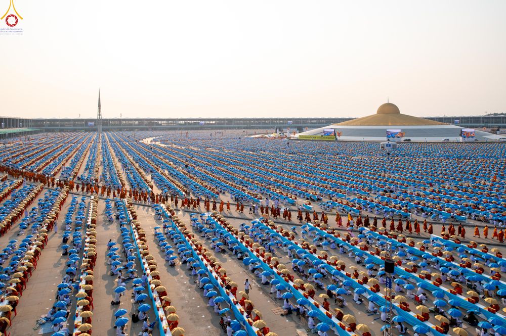 ภาพ No.323955:วันที่ 22 เมษายน พ.ศ.2569 (วันคุ้มครองโลก) พิธีถวายมหาสังฆทาน 40,000 กว่าวัดทั่วประเทศ ณ ลานธรรม พระมหาธรรมกายเจดีย์ วัดพระธรรมกาย