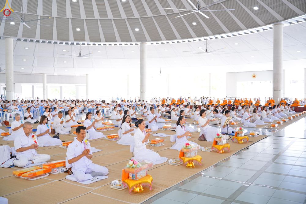 ภาพ No.337491:วันจันทร์ที่ 29 มิถุนายน พ.ศ.2569 (วันพระขึ้น 15 ค่ำ เดือน 8) พิธีบุพเปตพลี ครั้งที่ 184 ณ หอฉันคุณยายอาจารย์ฯ  พิธีสวดธัมมจักกัปปวัตนสูตร ครบ 8,495,000,000 จบ ณ มหาวิหารคด วัดพระธรรมกาย