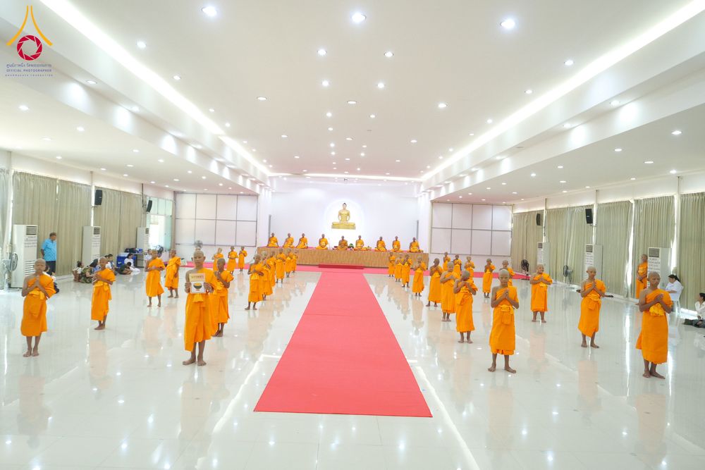 ภาพ No.319899:วันเสาร์ที่ 4 เมษายน พ.ศ.2569 พิธีตัดปอยผมและปลงผม พิธีขอขมาผู้ปกครองและมอบผ้าไตร พิธีบรรพชาและถวายบาตร ณ ศูนย์ปฏิบัติธรรมและศูนย์อบรมเยาวชนเพชรบุรี  ต.ท่าแลง อ.ท่ายาง จ.เพชรบุรี