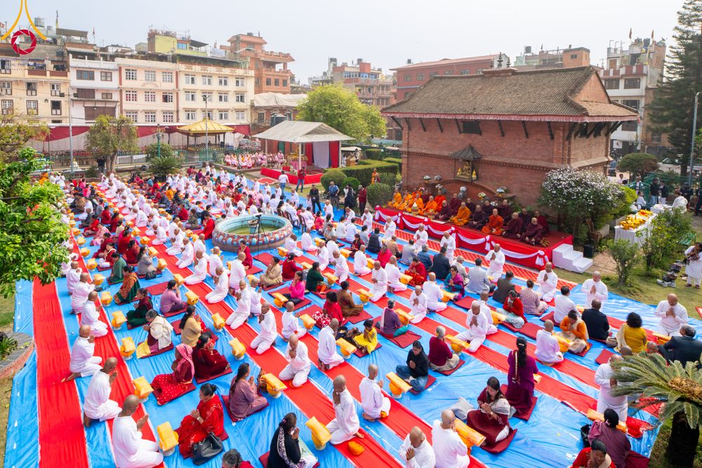 ภาพ No.313422:วันพฤหัสบดีที่ 12 มีนาคม พ.ศ. 2569 พิธีมอบบาตรและผ้าไตรในโครงการบรรพชาสามเณร 500 รูป  ณ นาคบาฮาล (Nagbahal) ประเทศเนปาล