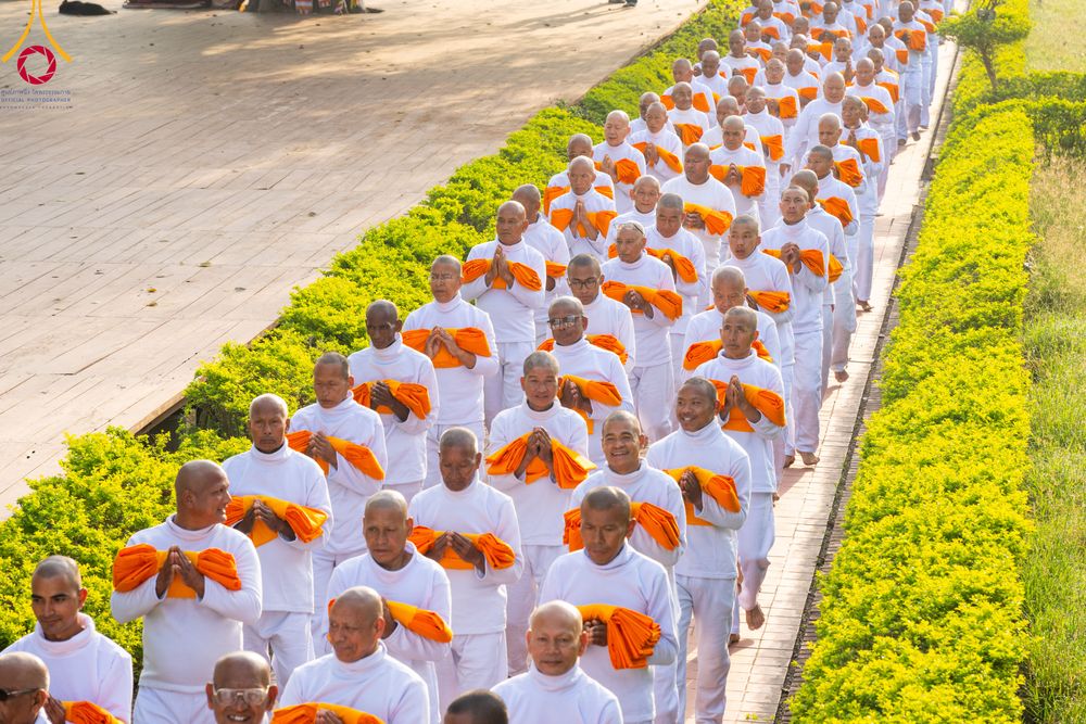 ภาพ No.314087:วันจันทร์ที่ 16 มีนาคม พ.ศ. 2569 พิธีเวียนเทียนประทักษิณ และพิธีบรรพชาสามเณร 500 รูป ณ วิหารมายาเทวี ประเทศเนปาล