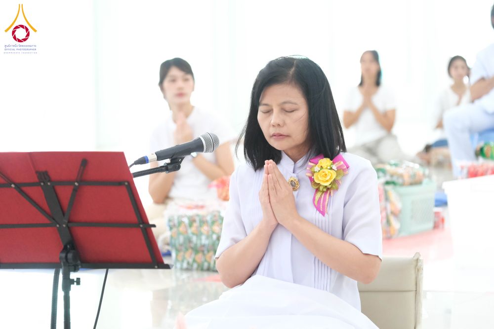 ภาพ No.320896:วันเสาร์ที่ 11 เมษายน พ.ศ.2569 พิธีตักบาตรฉลองสามเณรใหม่ ณ ศูนย์อบรมเยาวชนนครปฐม