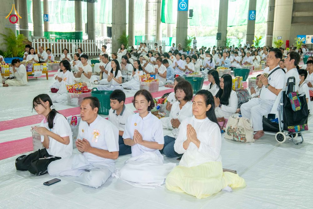 ภาพ No.342914:วันอาทิตย์ที่ 9 สิงหาคม พ.ศ.2569 พิธีตักบาตรฉลองพระใหม่ โครงการบรรพชาและอุปสมบทหมู่ รุ่นเข้าพรรษา ณ มหารัตนวิหาคด คอร์ 26 วัดพระธรรมกาย