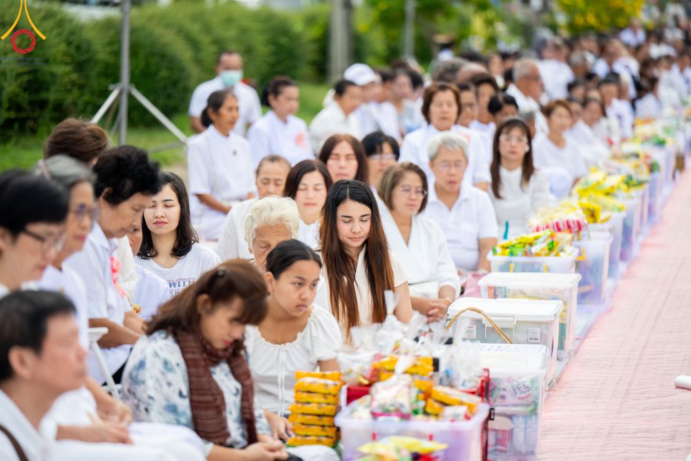 ภาพ No.341157:วันที่ 27 กรกฎาคม พ.ศ. 2569 พิธีตักบาตรพระ 1,000 รูป เมืองพัทลุง  ณ ถนนราเมศวร์ อ.เมือง จ.พัทลุง