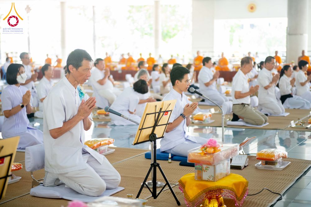 ภาพ No.315404:วันที่ 20 มีนาคม พ.ศ. 2569 พิธีเจริญพระพุทธมนต์ เนื่องในวาระอายุวัฒนมงคล 75 ปี พระเดชพระคุณพระภาวนาธรรมวิเทศ วิ. (ภูเบศ ฌานาภิญโญ) ผู้ช่วยเจ้าอาวาสวัดพระธรรมกาย และเจ้าอาวาสวัดพระธรรมกายเบเนลักซ์ ประเทศเบลเยียม  ณ หอฉันคุณยายอาจารย์ฯ วัดพระธรรมกาย