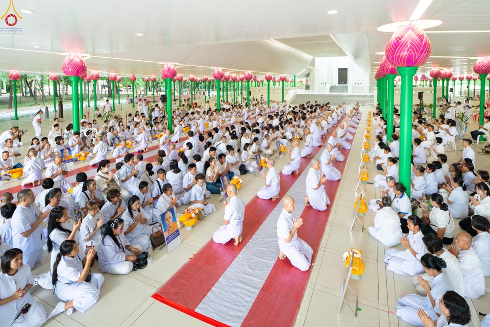 ภาพ No.333914:วันเสาร์ที่ 13 มิถุนายน พ.ศ.2569 พิธีเวียนประทักษิณ , พิธีวันทาสีมา , วันทาพระประธาน , พิธีขอขมาและมอบผ้าไตร โครงการอุปสมบทหมู่ผู้บริหาร รุ่นที่ 16 , โครงการอุปสมบทหมู่ธรรมทายาท ระดับอุดมศึกษา รุ่นที่ 53 (ภาคฤดูฝน) ณ โบสถ์พระไตรปิฏก วัดพระธรรมกาย