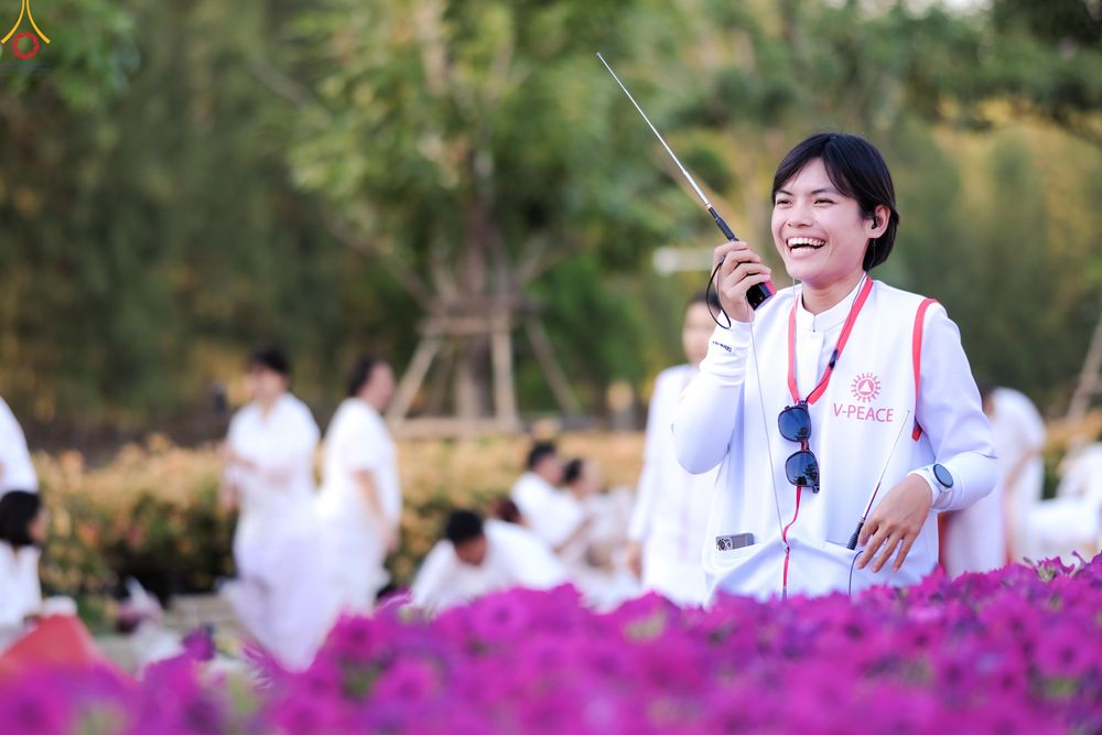 ภาพ No.296042:ภาพเบื้องหลังอาสาสมัครรวมใจ ชุดที่ 1 ในโครงการธรรมยาตรา กตัญญูบูชา มหาปูชนียาจารย์ พระมงคลเทพมุนี(สด จนฺทสโร) พระผู้ปราบมาร อนุสรณ์สถาน 7 แห่ง ปีที่ 14