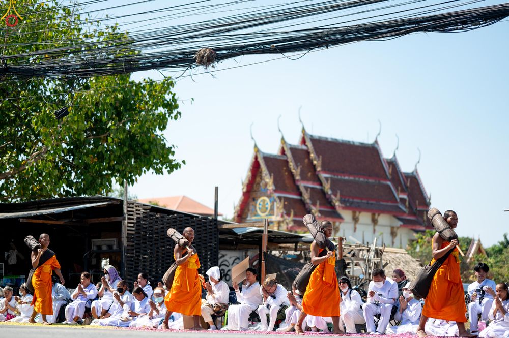 ภาพ No.304232:วันที่ 25 มกราคม พ.ศ. 2569 พิธีต้อนรับพระธรรมยาตรา  รร.สามัคคีราษฏร์บำรุง-วัดพระธรรมกาย ในโครงการธรรมยาตรา กตัญญูบูชา มหาปูชนียาจารย์ พระมงคลเทพมุนี(สด จนฺทสโร) พระผู้ปราบมาร อนุสรณ์สถาน 7 แห่ง ปีที่ 14
