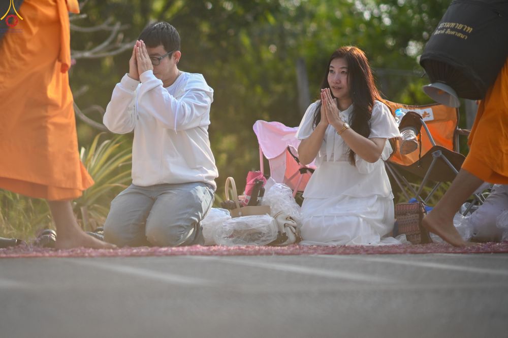 ภาพ No.299448:วันที่ 18 มกราคม พ.ศ. 2569 พิธีต้อนรับพระธรรมยาตรา ณ อนุสรณ์สถานลำดับที่ 5 สถานที่เผยแผ่วิชชาธรรมกายครั้งแรก อนุสรณ์สถานบางปลา วัดบางปลา อำเภอบางเลน จังหวัดนครปฐม ในโครงการธรรมยาตรา กตัญญูบูชา มหาปูชนียาจารย์ พระมงคลเทพมุนี(สด จนฺทสโร) พระผู้ปราบมาร อนุส