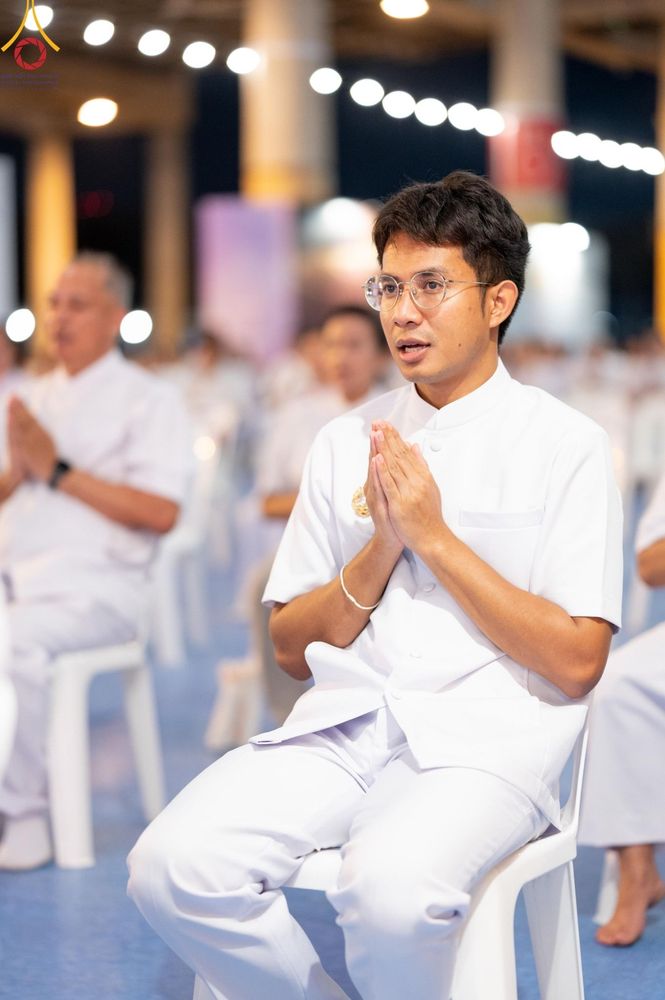 ภาพ No.154913:พิธีจุดประทีป, พิธีฉลองชัยสวดมนต์บทธัมมจักกัปปวัตนสูตร ณ มหารัตนวิหารคด วัดพระธรรมกาย วันอังคารที่ 17 กันยายน พ.ศ. 2567