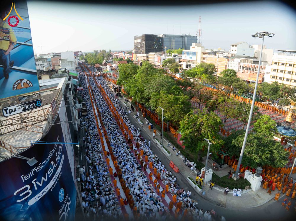 ภาพ No.312650:วันอาทิตย์ที่ 8 มีนาคม พ.ศ.2569 ทำบุญเมืองนครราชสีมา 558 ปี ตักบาตรพระ 10,000 รูป