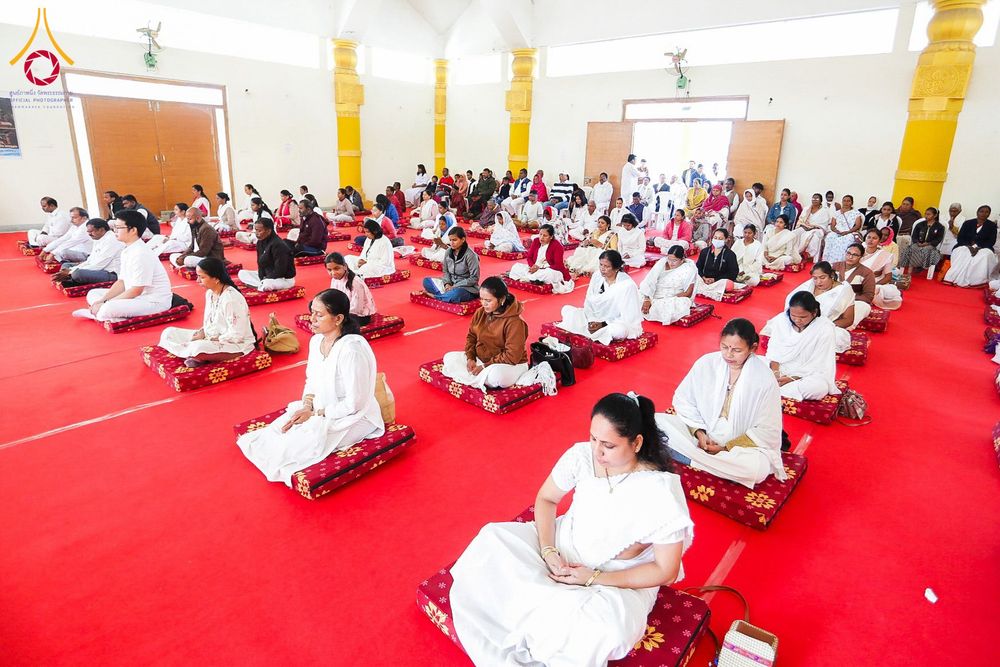 ภาพ No.283822:วันที่ 6-7 ธันวาคม พ.ศ. 2568  พิธีรับมอบหนังสือแสดงเจตจำนงถวายสิทธิครอบครองและใช้ประโยชน์วัดสันติวัน เมืองนาคปูร์  พิธีจุดโคมประทีปถวายเป็นพุทธบูชา และอุทิศบุญกุศลแด่ ดร.บี.อาร์. อัมเบดการ์  พิธีบูชาข้าวพระถ่ายทอดสดจากประเทศไทย