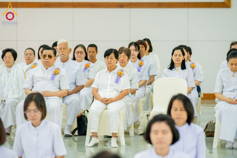 ภาพ No.278444:วันพุธที่ 10 ธันวาคม พ.ศ.2568  พิธีทอดผ้าป่าเพื่อสนับสนุนโครงการตักบาตรพระ 10,000 รูป เมืองกาญจนบุรี ณ อาคารปลูกศรัทธา วัดพระธรรมกาย