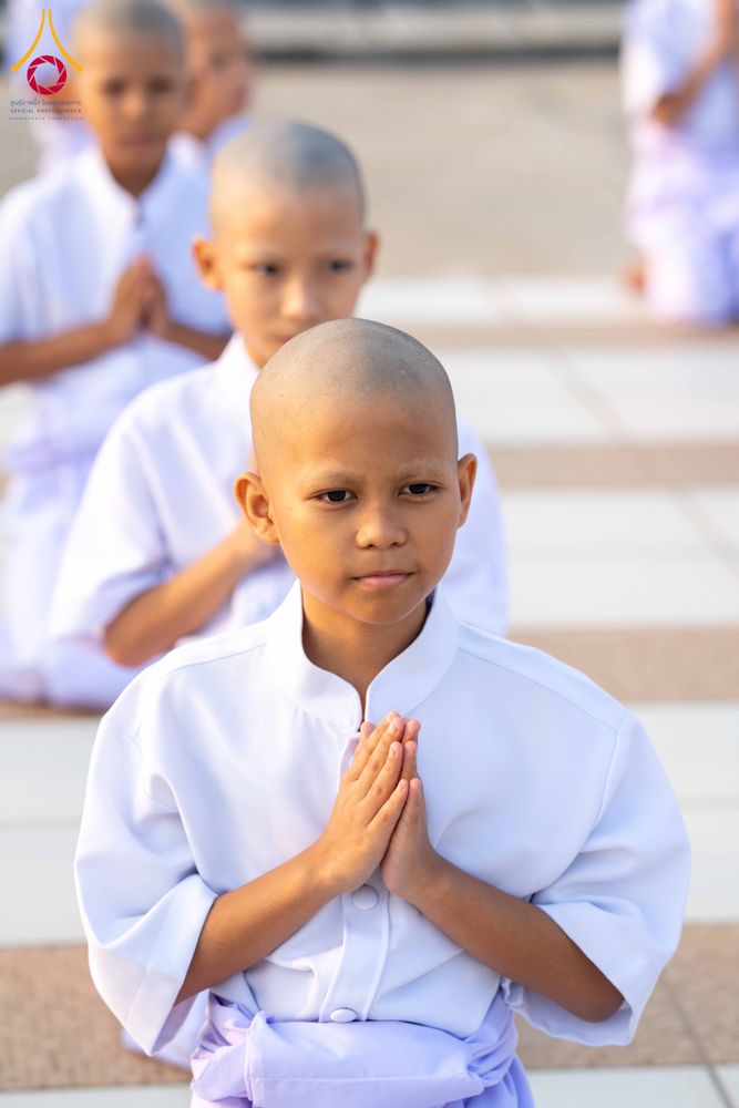 ภาพ No.319420:วันเสาร์ที่ 4 เมษายน พ.ศ.2569 พิธีขอขมา มอบผ้าไตร และถวายบาตรแด่นาคธรรมทายาท ในโครงการบรรพชาสามเณรฟื้นฟูพระพุทธศาสนาทั่วไทย โครงการหน่อแก้วเปรียญธรรม รุ่นที่ 14 โครงการสามเณรยุวธรรมทายาท รุ่นที่ 34 โครงการสามเณรมัชฌิมธรรมทายาท รุ่นที่ 30 ณ สภาธรรมกายสากล