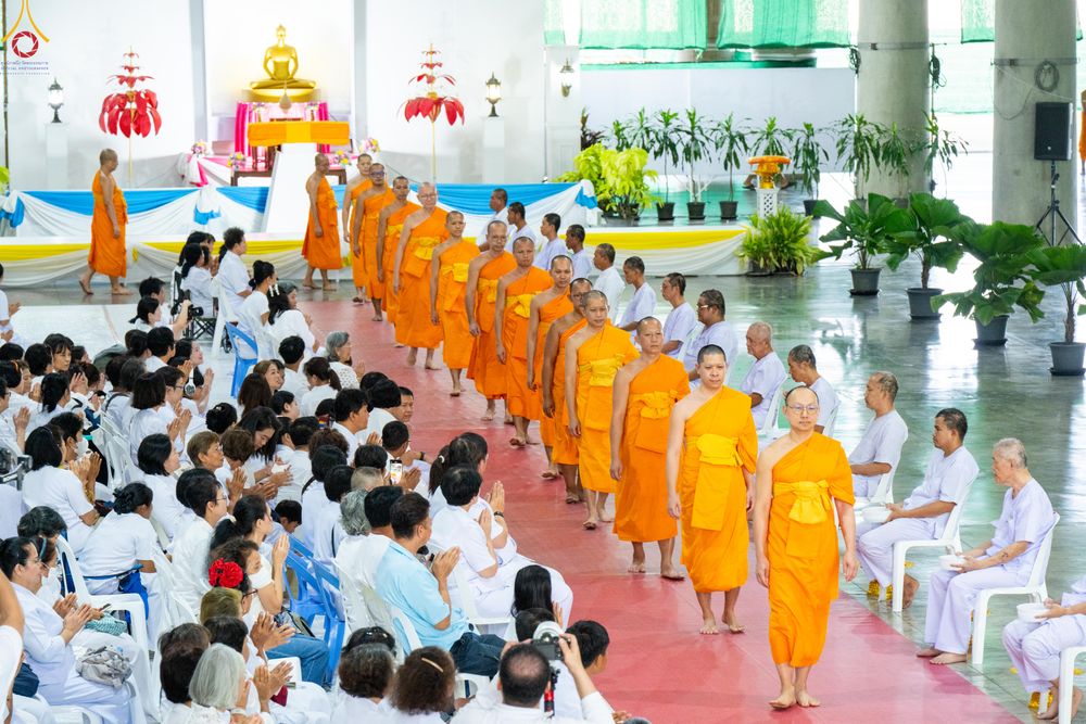ภาพ No.333526:วันอาทิตย์ที่ 7 มิถุนายน พ.ศ.2569 พิธีตัดปอยผมและปลงผมนาคธรรมทายาท โครงการบรรพชาและอุปสมบทหมู่ธรรมทายาท รุ่นผู้บริหาร รุ่นที่ 16 ณ วิหารคด 11 วัดพระธรรมกาย