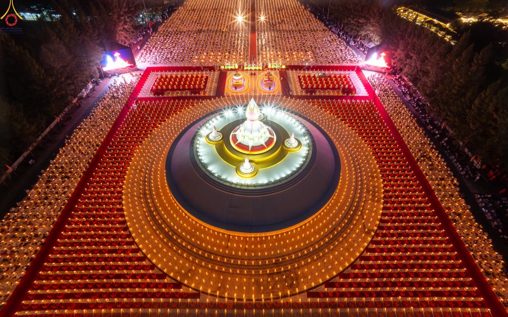 ภาพ No.292165:วันที่ 10 มกราคม พ.ศ. 2569 พิธีจุดประทีปถวายเป็นพุทธบูชา และบูชาธรรมมหาปูชนียาจารย์  ณ อนุสรณ์สถานคลองบางนางแท่น อ.สามพราน จ.นครปฐม ในโครงการธรรมยาตรา กตัญญูบูชา มหาปูชนียาจารย์ พระมงคลเทพมุนี(สด จนฺทสโร) พระผู้ปราบมาร อนุสรณ์สถาน 7 แห่ง ปีที่ 14