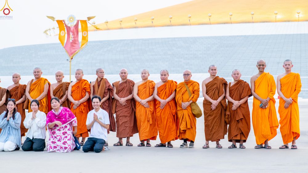 ภาพ No.323136:วันที่ 19 เมษายน พ.ศ.2569 การเรียงกล่องไทยธรรม , เตรียมงานจราจร เพื่องานถวายมหาสังฆทาน 40,000 กว่าวัดทั่วประเทศ วันคุ้มครองโลก 22 เมษายน พ.ศ.2569 วัดพระธรรมกาย