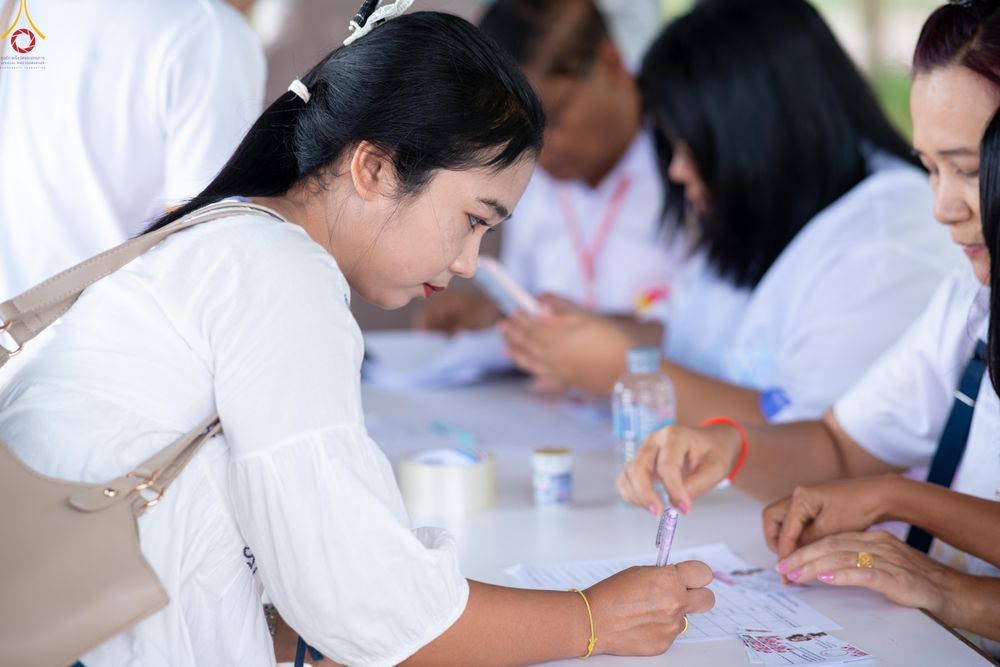 ภาพ No.328226:วันเสาร์ที่ 9 พฤษภาคม พ.ศ. 2569 พิธีตักบาตรแด่คณะสงฆ์ 323 วัด 4 จังหวัดชายแดนภาคใต้ พิธีถวายสังฆทานแด่คณะสงฆ์ 323 วัด ปีที่ 22 ครั้งที่ 185 พิธีมอบกองทุนหนุนแรงใจช่วยครูใต้ ปีที่ 19 ครั้งที่ 148 ณ ศูนย์ปฏิบัติธรรมภาคใต้