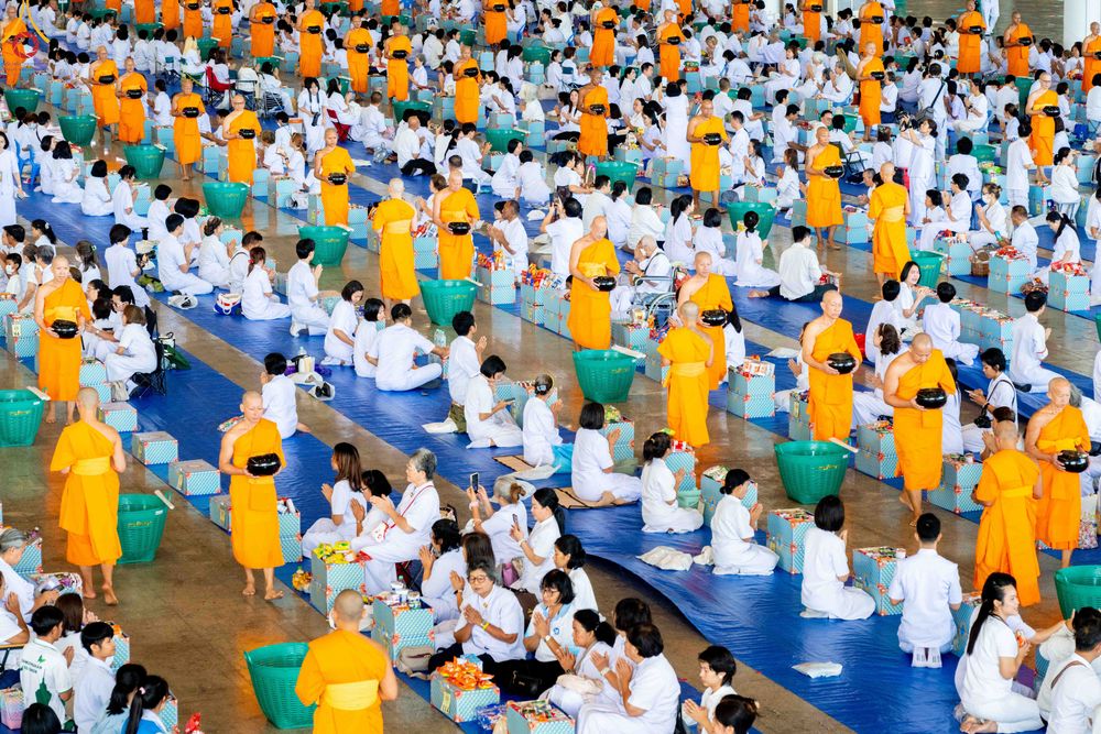 ภาพ No.345373:วันพฤหัสบดีที่ 27 สิงหาคม พ.ศ.2569 พิธีตักบาตรในวันธรรมชัย ณ สภาธรรมกายสากล วัดพระธรรมกาย ปทุมธานี