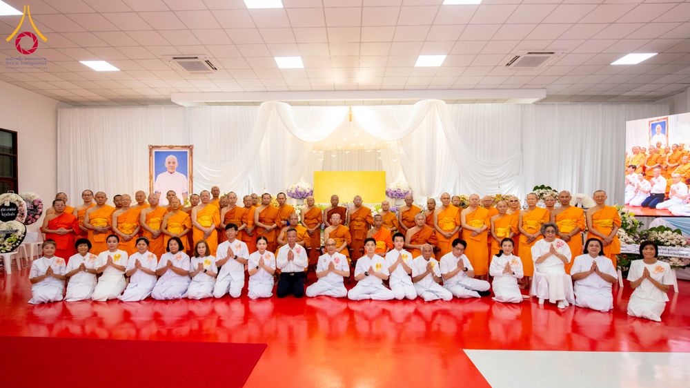 ภาพ No.315890:วันพฤหัสบดีที่ 26 มีนาคม พ.ศ. 2569 พิธีบำเพ็ญกุศล คุณพ่อณรงค์ จินตมากุล  สิริอายุ 99 ปี 11 เดือน โยมบิดา พระครูปลัดรัตนวีรวัฒน์ (รังสฤษดิ์ อิทฺธิจินตโก) ที่ปรึกษาเจ้าคณะจังหวัดปทุมธานี เจ้าอาวาสวัดพระธรรมกาย  ณ ห้องปลูกศรัทธา 2 วัดพระธรรมกาย ปทุมธานี