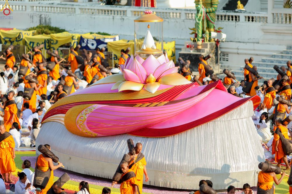 ภาพ No.295329:วันที่ 16 มกราคม พ.ศ. 2569 พิธีต้อนรับพระธรรมยาตรา อนุสรณ์สถานลำดับที่ 4 (ภาพชุดที่ 2) สถานที่เกิดด้วยกายธรรม ณ วัดโบสถ์บน ต.บางคูเวียง จ.นนทบุรี ในโครงการธรรมยาตรา กตัญญูบูชา มหาปูชนียาจารย์ พระมงคลเทพมุนี(สด จนฺทสโร) พระผู้ปราบมาร อนุสรณ์สถาน 7 แห่ง ปี