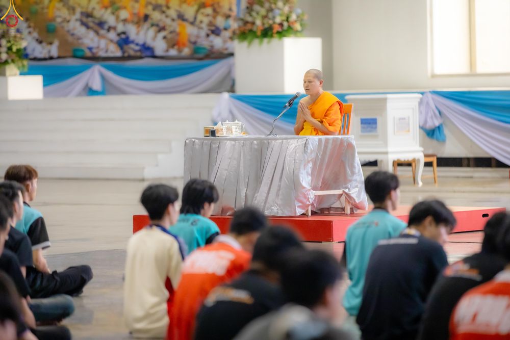 ภาพ No.325517:วันที่ 21-22 เมษายน พ.ศ.2569 การอบรมจิตอาสาเพื่อจัดเตรียมภัตตาหาร และจัดงานถวายมหาสังฆทานแด่ คณะสงฆ์ 40,000 กว่าวัดทั่วประเทศ ณ วัดพระธรรมกาย