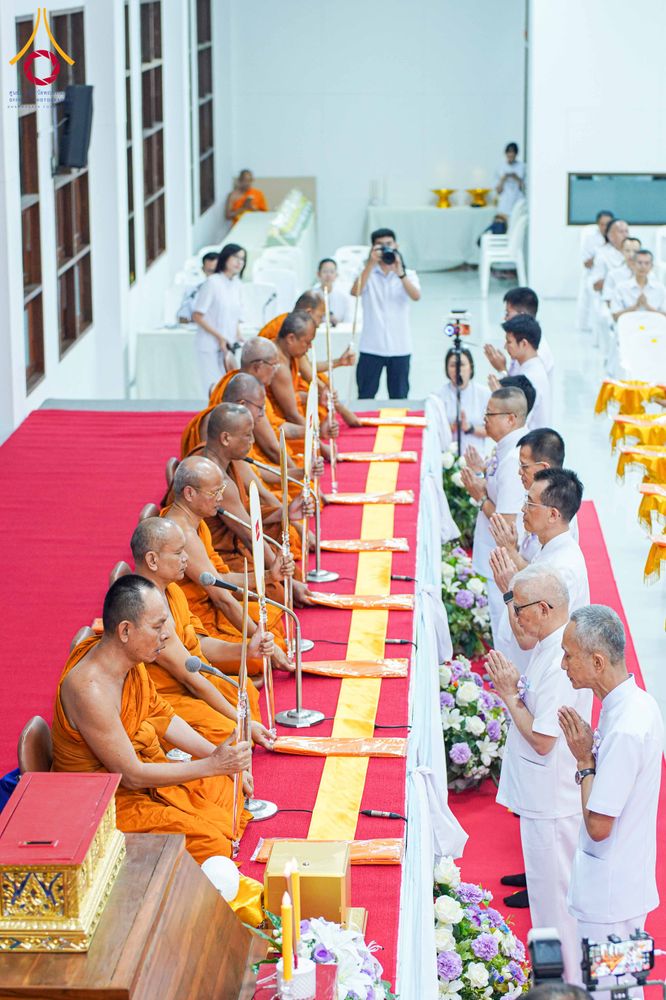 ภาพ No.315855:วันพฤหัสบดีที่ 26 มีนาคม พ.ศ. 2569 พิธีบำเพ็ญกุศล คุณพ่อณรงค์ จินตมากุล  สิริอายุ 99 ปี 11 เดือน โยมบิดา พระครูปลัดรัตนวีรวัฒน์ (รังสฤษดิ์ อิทฺธิจินตโก) ที่ปรึกษาเจ้าคณะจังหวัดปทุมธานี เจ้าอาวาสวัดพระธรรมกาย  ณ ห้องปลูกศรัทธา 2 วัดพระธรรมกาย ปทุมธานี