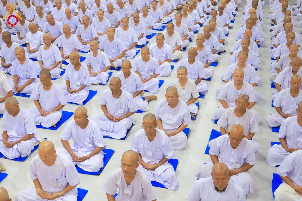 ภาพ No.285625:วันที่ 26-30  พฤศจิกายน พ.ศ. 2568  กิจกรรมสวดมนต์ นั่งสมาธิ ฟังธรรม ของนาคธรรมทายาท ในโครงการบวชบูชาธรรมมหาปูชนียาจารย์  ณ ศูนย์ปฏิบัติธรรมบุรีรัมย์ จ.บุรีรัมย์