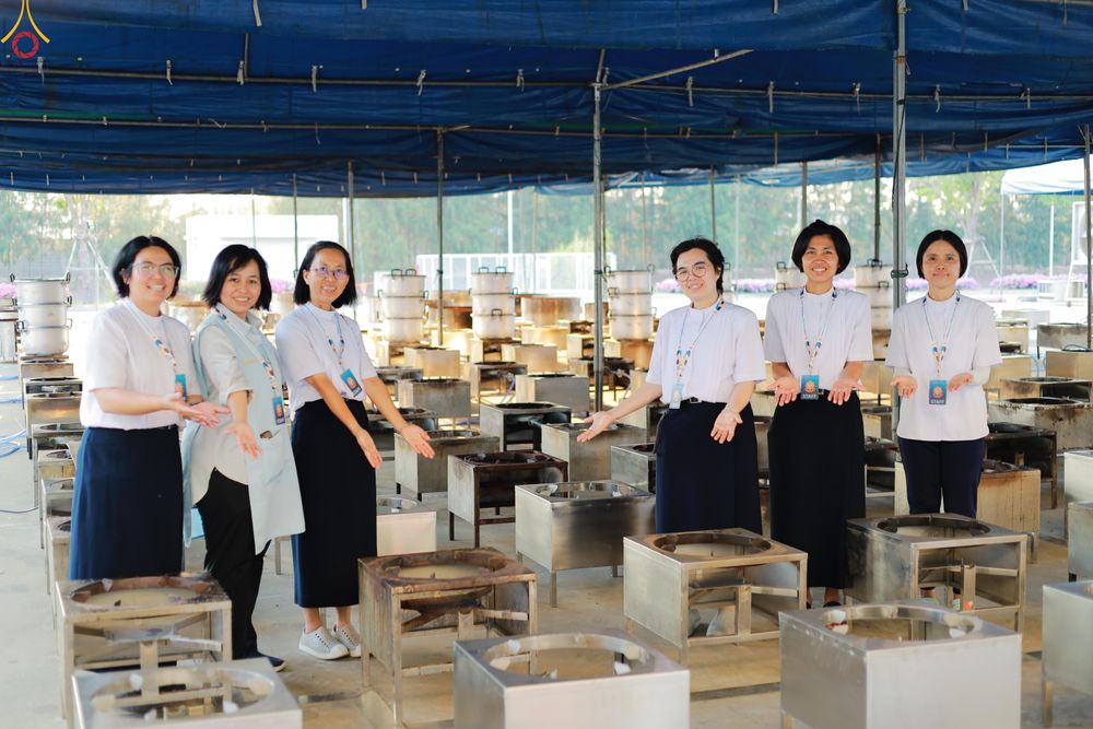 ภาพ No.320040:วันที่ 6 เมษายน พ.ศ.2569 ทีมจัดภัตตาหารประชุมเตรียมงานถวายมหาสังฆทาน 40,000 กว่าวัดทั่วประเทศ บูชาธรรม 82 ปี หลวงพ่อธัมมชโย