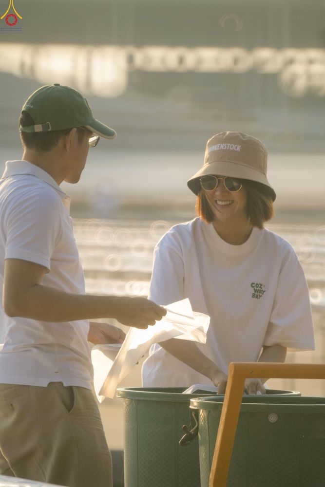 ภาพ No.321237:วันที่ 10-11 เมษายน พ.ศ.2569 การเตรียมกล่องไทยธรรม และการติดผ้ารับประเคน เพื่องานถวายมหาสังฆทาน 40,000 กว่าวัดทั่วประเทศ วันคุ้มครองโลก 22 เมษายน พ.ศ.2569 วัดพระธรรมกาย