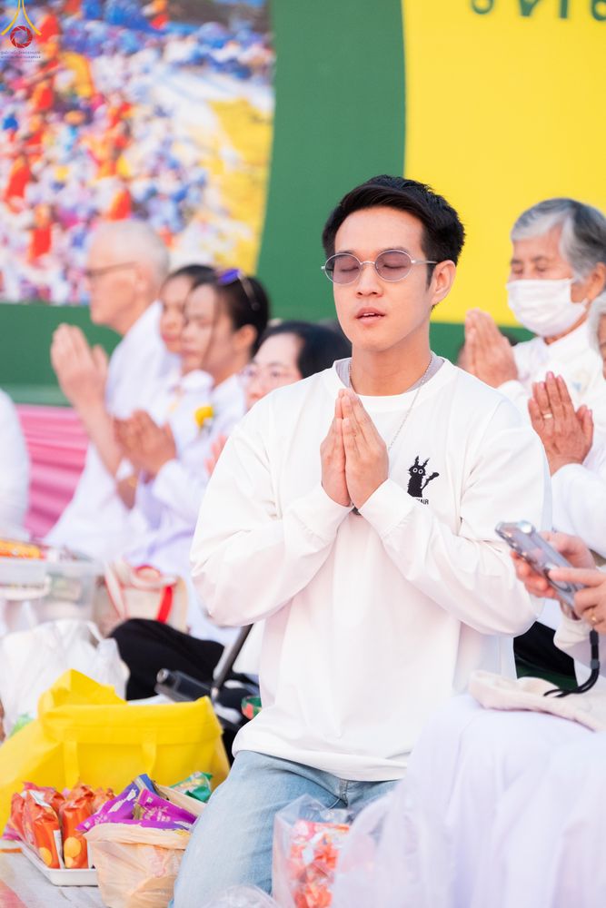 ภาพ No.294379:วันที่ 14 มกราคม พ.ศ. 2569 พิธีตักบาตรพระธรรมยาตรา ณ วัดสองพี่น้อง ต.ต้นตาล อ.สองพี่น้อง จ.สุพรรณบุรี ในโครงการธรรมยาตรา กตัญญูบูชา มหาปูชนียาจารย์ พระมงคลเทพมุนี(สด จนฺทสโร) พระผู้ปราบมาร อนุสรณ์สถาน 7 แห่ง ปีที่ 14