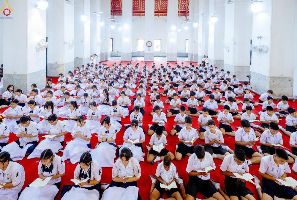 ภาพ No.289001:วันพุธที่ 17 ธันวาคม พ.ศ.2568 กิจกรรมเยาวชนไทยรวมใจทำความดี "เด็กดีมหานคร ต้นแบบด้านศีลธรรม" แข่งขันสอบตอบปัญหาศีลธรรมในพระพุทธศาสนา ครั้งที่ 7 และวันรวมพลังเด็กดี V-Star ประจำปี 2568 ณ วัดมหาธาตุยุวราชรังสฤษฎิ์ราชวรมหาวิหาร กรุงเทพมหานคร