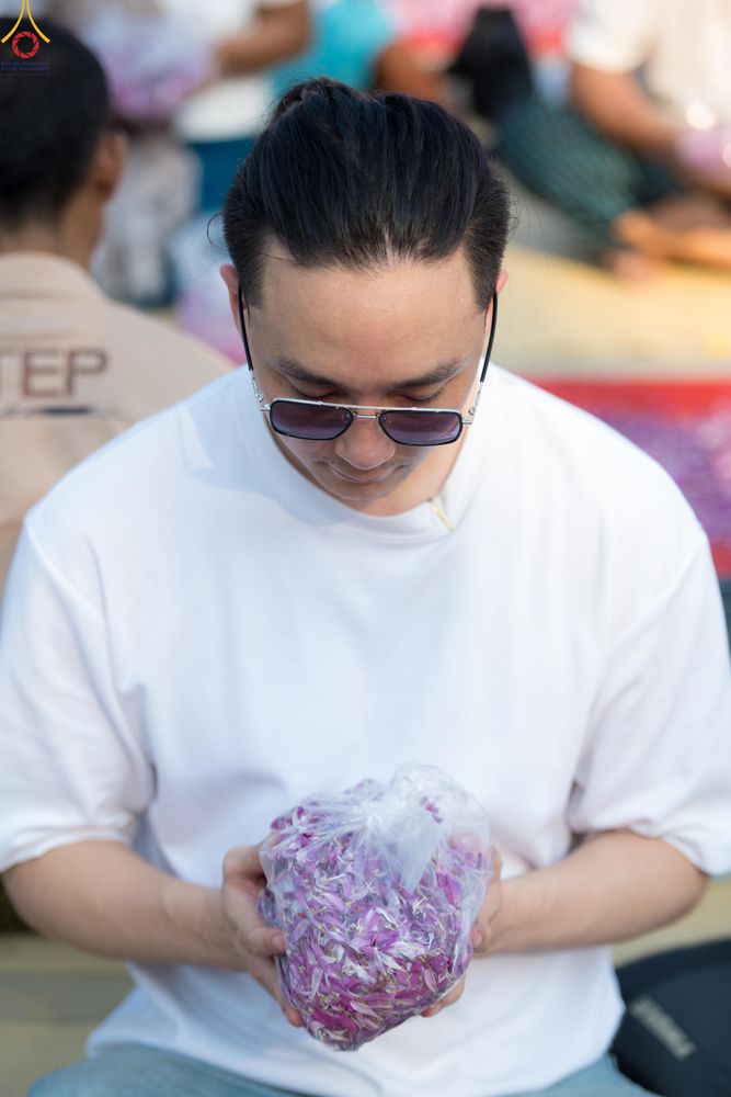 ภาพ No.299354:วันที่ 18 มกราคม พ.ศ. 2569 พิธีต้อนรับพระธรรมยาตรา ณ อนุสรณ์สถานลำดับที่ 5 สถานที่เผยแผ่วิชชาธรรมกายครั้งแรก อนุสรณ์สถานบางปลา วัดบางปลา อำเภอบางเลน จังหวัดนครปฐม ในโครงการธรรมยาตรา กตัญญูบูชา มหาปูชนียาจารย์ พระมงคลเทพมุนี(สด จนฺทสโร) พระผู้ปราบมาร อนุส