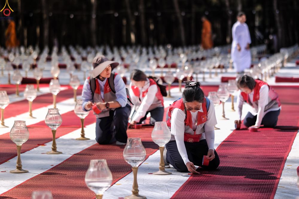 ภาพ No.296350:ภาพเบื้องหลังอาสาสมัครรวมใจ ชุดที่ 2 ในโครงการธรรมยาตรา กตัญญูบูชา มหาปูชนียาจารย์ พระมงคลเทพมุนี(สด จนฺทสโร) พระผู้ปราบมาร อนุสรณ์สถาน 7 แห่ง ปีที่ 14