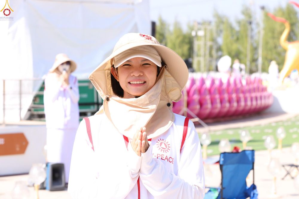 ภาพ No.306760:ภาพเบื้องหลังอาสาสมัครรวมใจ ชุดที่ 5 ในโครงการธรรมยาตรา กตัญญูบูชา มหาปูชนียาจารย์ พระมงคลเทพมุนี(สด จนฺทสโร) พระผู้ปราบมาร อนุสรณ์สถาน 7 แห่ง ปีที่ 14