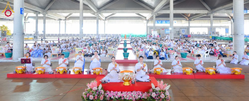 ภาพ No.320738:วันที่ 11 เมษายน พ.ศ.2569 พิธีตักบาตรฉลองสามเณรใหม่ โครงการบรรพชาสามเณรกล้าตะวัน ณ มหารัตนวิหาคด คอร์ 25 ชั้น 2 วัดพระธรรมกาย