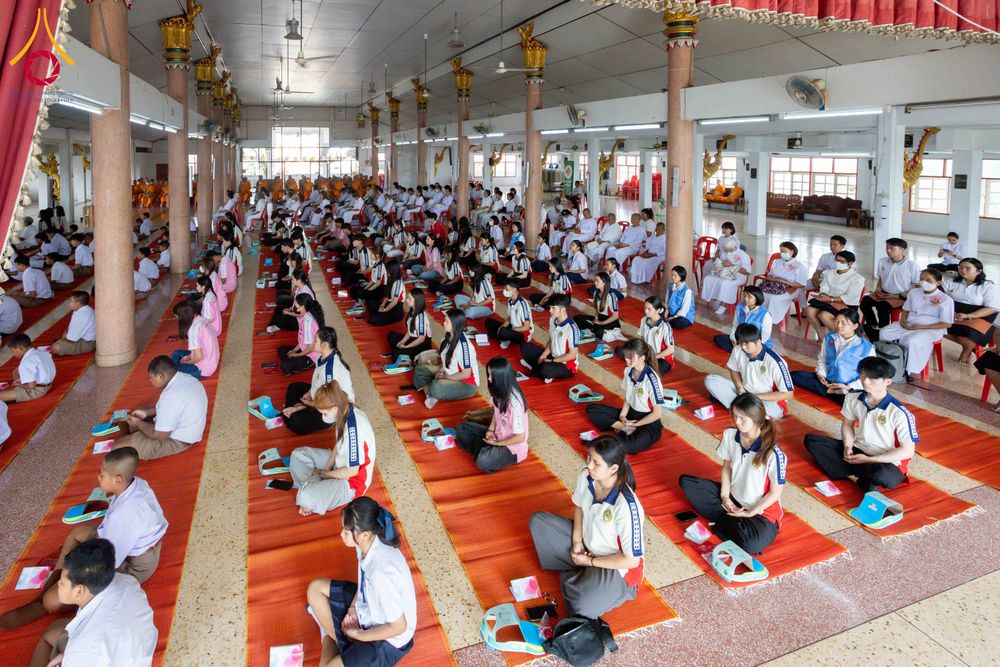 ภาพ No.300387:วันที่ 22 มกราคม พ.ศ. 2569 พิธีทอดผ้าป่าทำนุบำรุงศาสนสถาน ณ วัดรางกำหยาด ต.บางภาษี อ.บางเลน จ.นครปฐม ในโครงการธรรมยาตรา กตัญญูบูชา มหาปูชนียาจารย์ พระมงคลเทพมุนี(สด จนฺทสโร) พระผู้ปราบมาร อนุสรณ์สถาน 7 แห่ง ปีที่ 14