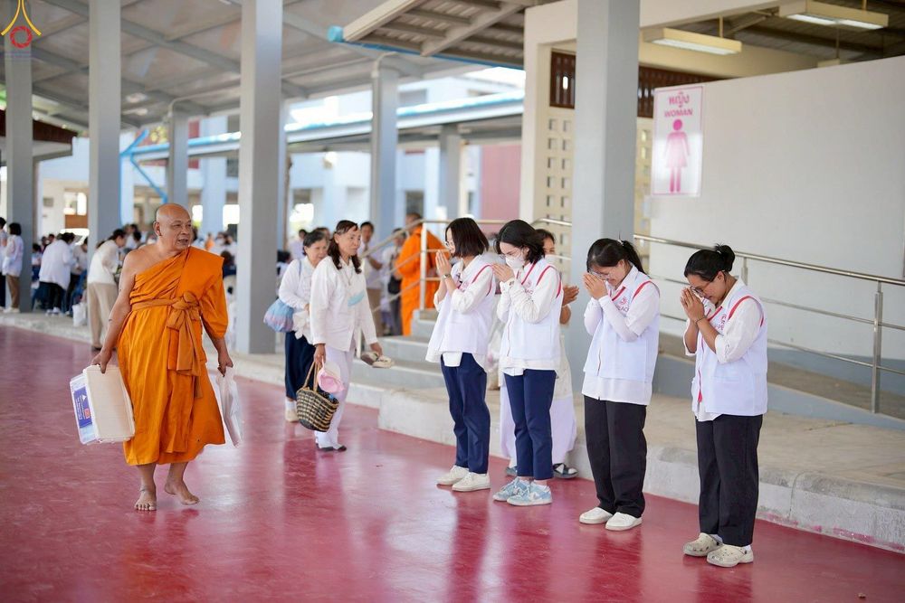 ภาพ No.301556:ภาพเบื้องหลังอาสาสมัครรวมใจ ชุดที่ 4 ในโครงการธรรมยาตรา กตัญญูบูชา มหาปูชนียาจารย์ พระมงคลเทพมุนี(สด จนฺทสโร) พระผู้ปราบมาร อนุสรณ์สถาน 7 แห่ง ปีที่ 14