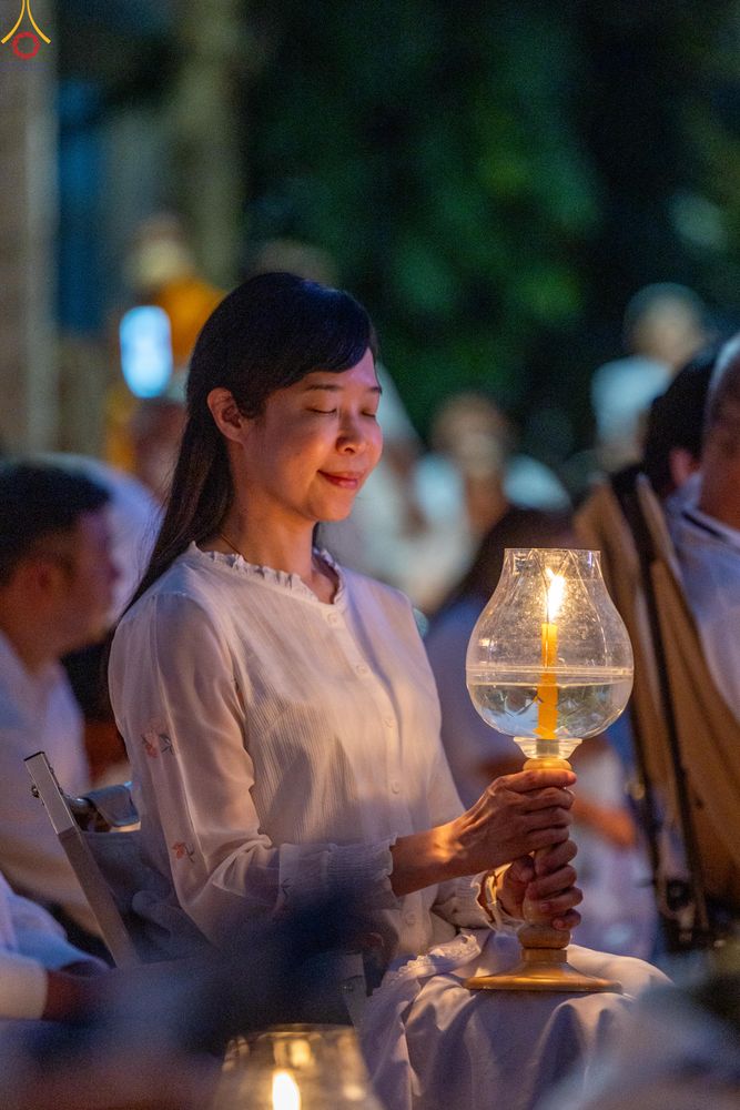 ภาพ No.297118:วันที่ 17 มกราคม พ.ศ. 2569 พิธีจุดประทีปถวายเป็นพุทธบูชา และบูชาธรรมมหาปูชนียาจารย์ (ภาพชุดที่ 2) ณ วัดโบสถ์บน ต.บางคูเวียง จ.นนทบุรี อนุสรณ์สถานลำดับที่ 4 สถานที่เกิดด้วยกายธรรม ในโครงการธรรมยาตรา กตัญญูบูชา มหาปูชนียาจารย์ พระมงคลเทพมุนี(สด จนฺทสโร) พร