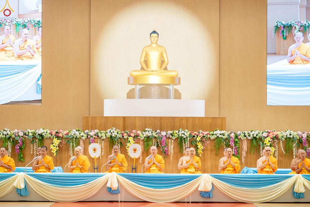 ภาพ No.280510:วันที่ 28 ธันวาคม พ.ศ.2568 พิธีถวายอุปกรณ์ทำความสะอาด ณ ห้องแก้วสารพัดนึก วัดพระธรรมกาย