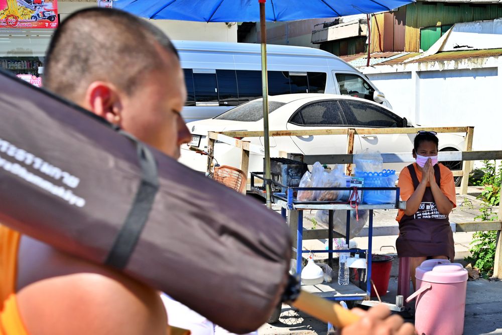 ภาพ No.304280:วันที่ 25 มกราคม พ.ศ. 2569 พิธีต้อนรับพระธรรมยาตรา  รร.สามัคคีราษฏร์บำรุง-วัดพระธรรมกาย ในโครงการธรรมยาตรา กตัญญูบูชา มหาปูชนียาจารย์ พระมงคลเทพมุนี(สด จนฺทสโร) พระผู้ปราบมาร อนุสรณ์สถาน 7 แห่ง ปีที่ 14