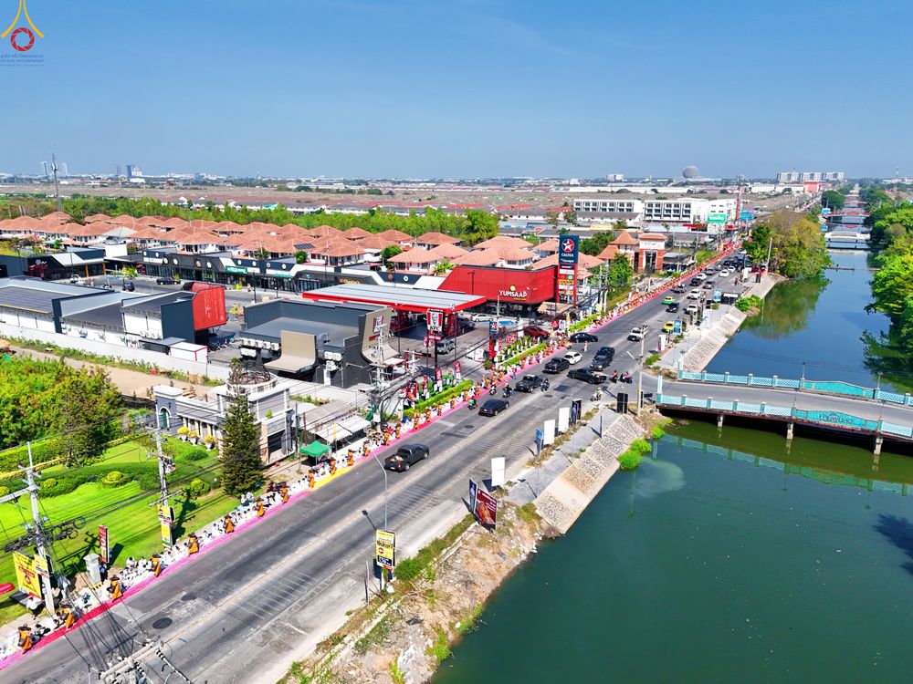 ภาพ No.304198:วันที่ 25 มกราคม พ.ศ. 2569 พิธีต้อนรับพระธรรมยาตรา  รร.สามัคคีราษฏร์บำรุง-วัดพระธรรมกาย ในโครงการธรรมยาตรา กตัญญูบูชา มหาปูชนียาจารย์ พระมงคลเทพมุนี(สด จนฺทสโร) พระผู้ปราบมาร อนุสรณ์สถาน 7 แห่ง ปีที่ 14