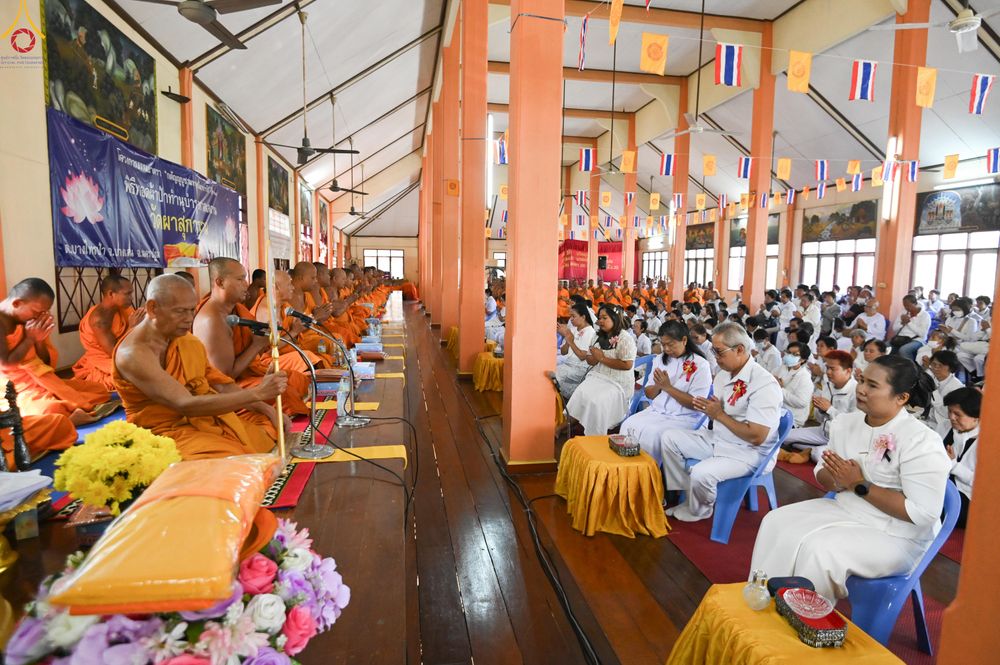 ภาพ No.293405:วันที่ 12 มกราคม พ.ศ. 2569 พิธีทอดผ้าป่าทำนุบำรุงศาสนสถาน ณ วัดผาสุการาม อ.บางเลน จ.นครปฐม ในโครงการธรรมยาตรา กตัญญูบูชา มหาปูชนียาจารย์ พระมงคลเทพมุนี(สด จนฺทสโร) พระผู้ปราบมาร อนุสรณ์สถาน 7 แห่ง ปีที่ 14