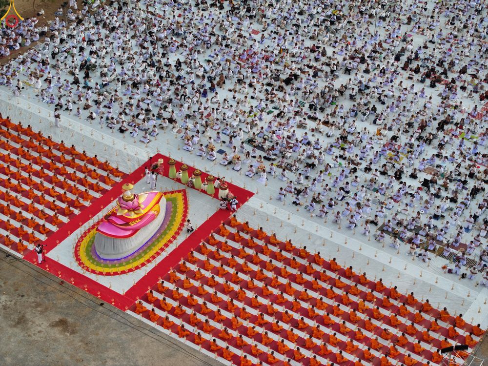 ภาพ No.294005:วันที่ 14 มกราคม พ.ศ. 2569 พิธีจุดประทีปถวายเป็นพุทธบูชา และบูชาธรรมมหาปูชนียาจารย์  ณ วัดสองพี่น้อง ต.ต้นตาล อ.สองพี่น้อง จ.สุพรรณบุรี ในโครงการธรรมยาตรา กตัญญูบูชา มหาปูชนียาจารย์ พระมงคลเทพมุนี(สด จนฺทสโร) พระผู้ปราบมาร อนุสรณ์สถาน 7 แห่ง ปีที่ 14