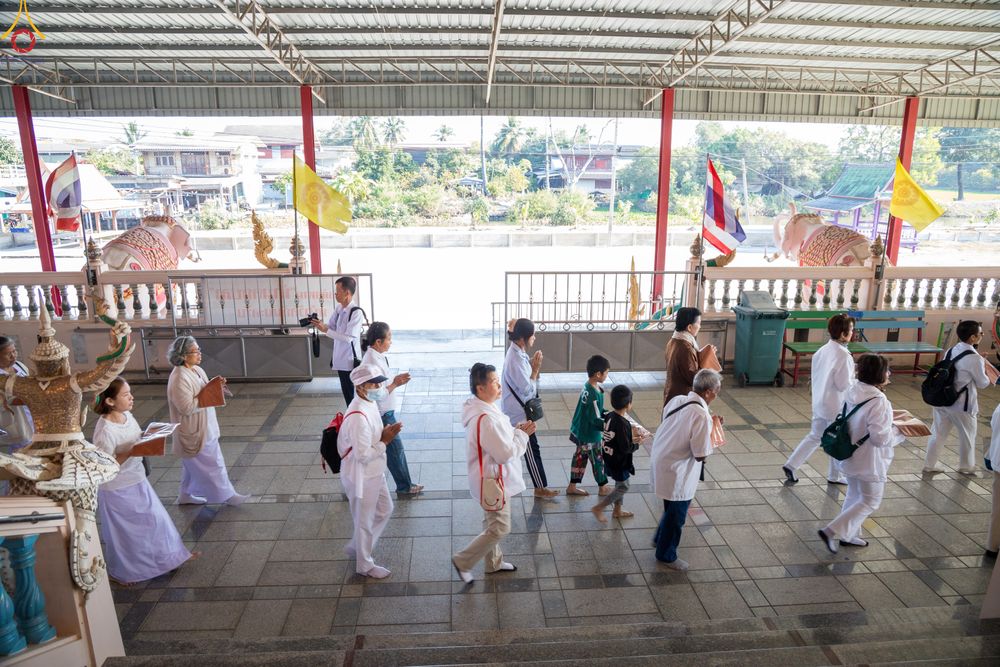 ภาพ No.291199:วันที่ 9 มกราคม พ.ศ. 2569 พิธีทอดผ้าป่าทำนุบำรุงศาสนสถาน ณ วัดนาราภิรมย์ อ.บางเลน จ.นครปฐม ในโครงการธรรมยาตรา กตัญญูบูชา มหาปูชนียาจารย์ พระมงคลเทพมุนี(สด จนฺทสโร) พระผู้ปราบมาร อนุสรณ์สถาน 7 แห่ง ปีที่ 14