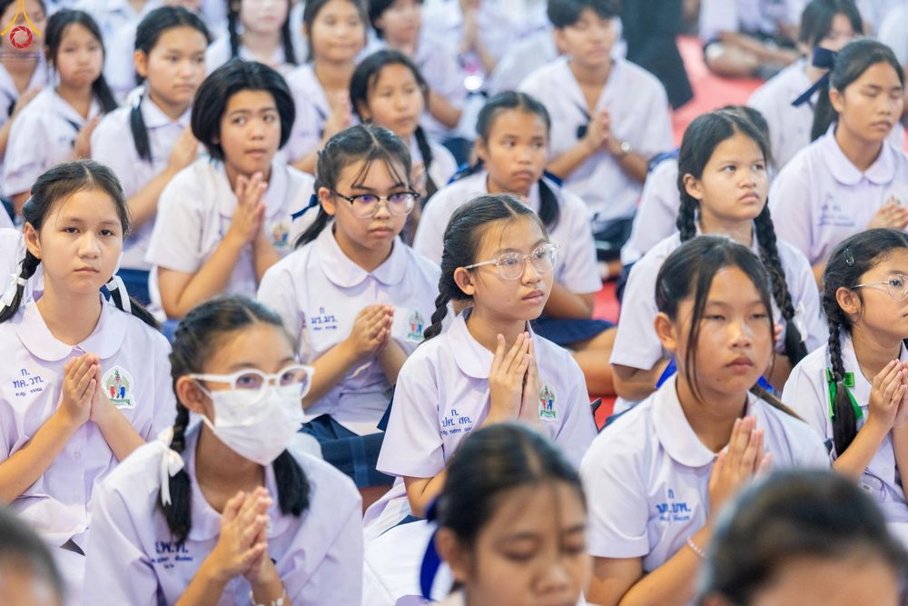 ภาพ No.289061:วันพุธที่ 17 ธันวาคม พ.ศ.2568 กิจกรรมเยาวชนไทยรวมใจทำความดี "เด็กดีมหานคร ต้นแบบด้านศีลธรรม" แข่งขันสอบตอบปัญหาศีลธรรมในพระพุทธศาสนา ครั้งที่ 7 และวันรวมพลังเด็กดี V-Star ประจำปี 2568 ณ วัดมหาธาตุยุวราชรังสฤษฎิ์ราชวรมหาวิหาร กรุงเทพมหานคร