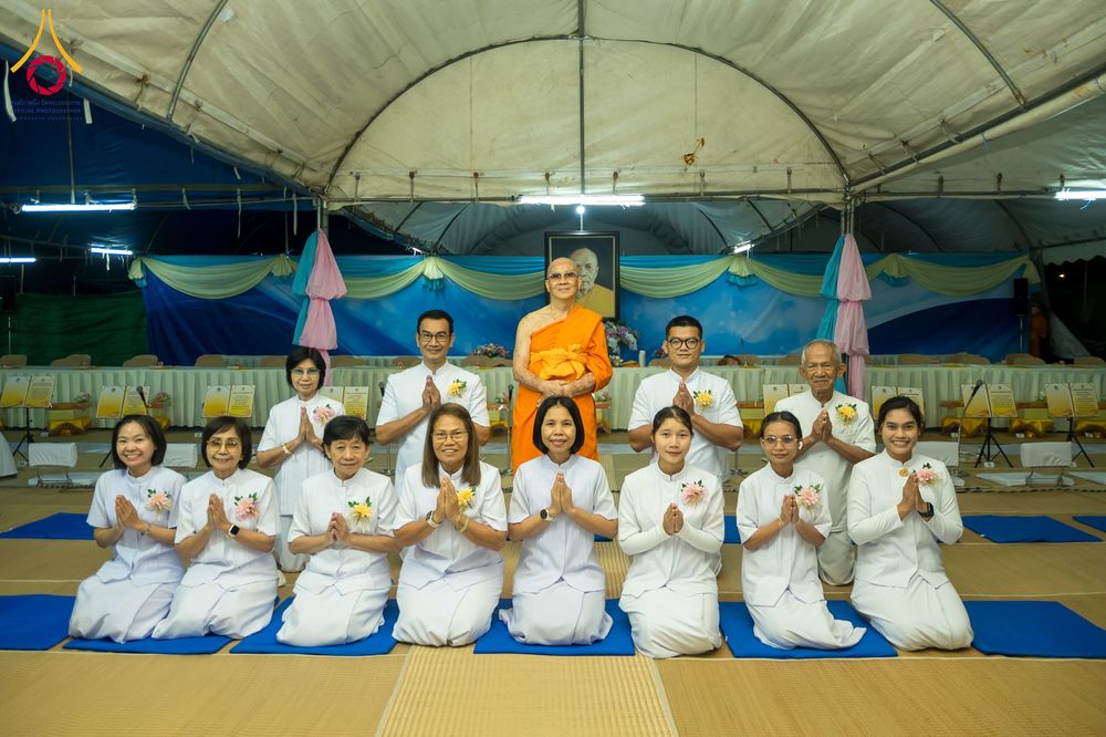 ภาพ No.290704:วันที่ 9 มกราคม พ.ศ. 2569 พิธีถวายภัตตาหารเป็นสังฆทาน แด่พระธรรมยาตรา ณ อนุสรณ์สถานคลองบางนางแท่น อ.สามพราน จ.นครปฐม ในโครงการธรรมยาตรา กตัญญูบูชา มหาปูชนียาจารย์ พระมงคลเทพมุนี(สด จนฺทสโร) พระผู้ปราบมาร อนุสรณ์สถาน 7 แห่ง ปีที่ 14